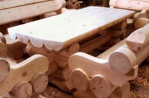 Обустройство: деревянный стол для бани