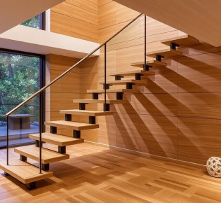 Консольные лестницы: как сделать интерьер лёгким, но надёжным