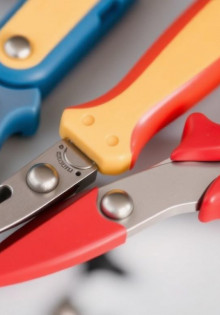 Секаторы и ножницы: как выбрать, заточить и ухаживать правильно