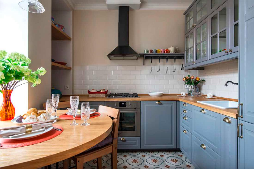 Какую кухню выбирают для маленького дома?