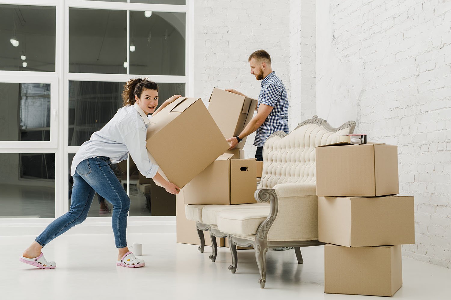 Безопасность и комфорт в переездах: как грузчики помогут при переезде в новую квартиру