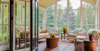 Открытие для света и комфорта: все, что нужно знать об остеклении вашего загородного дома
