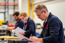 Курсы профессии для взрослых: как выбрать обучение, не потеряв времени и внутреннего спокойствия