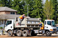 Бетон с доставкой: как не остаться с мешком проблем, а получить прочный фундамент