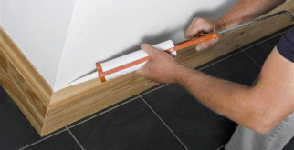 ОСОБЕННОСТИ УСТАНОВКИ ПЛИНТУСОВ