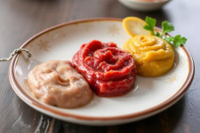 Детские мясные пюре: как выбрать, приготовить и правильно вводить в рацион