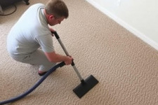 Как вернуть ковролину жизнь: понятное руководство по химчистке