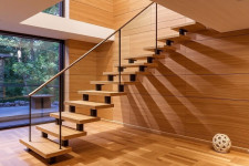 Консольные лестницы: как сделать интерьер лёгким, но надёжным