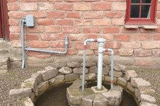 Водоснабжение частного дома из скважины: как сделать так, чтобы вода работала на вас