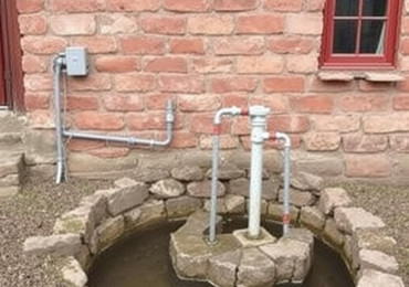 Водоснабжение частного дома из скважины: как сделать так, чтобы вода работала на вас