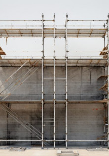 Как выбрать краску для потолка: латексная или акриловая?