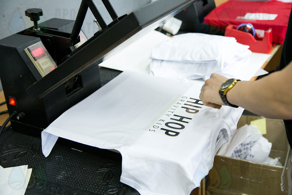 Как выполняется печать на футболках?