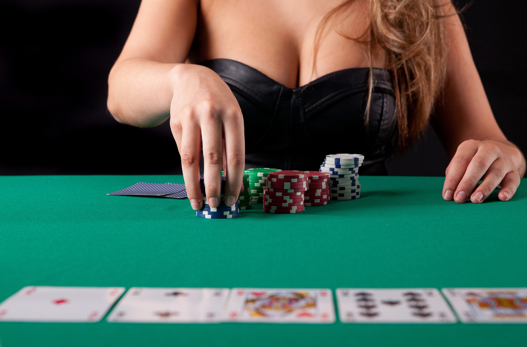 Как начать играть в покер: полезные рекомендации