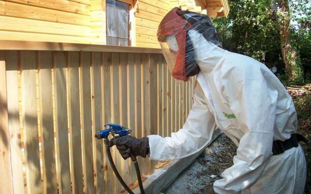 Огнезащитная обработка деревянных конструкций: защитите ваш дом и обеспечьте безопасность